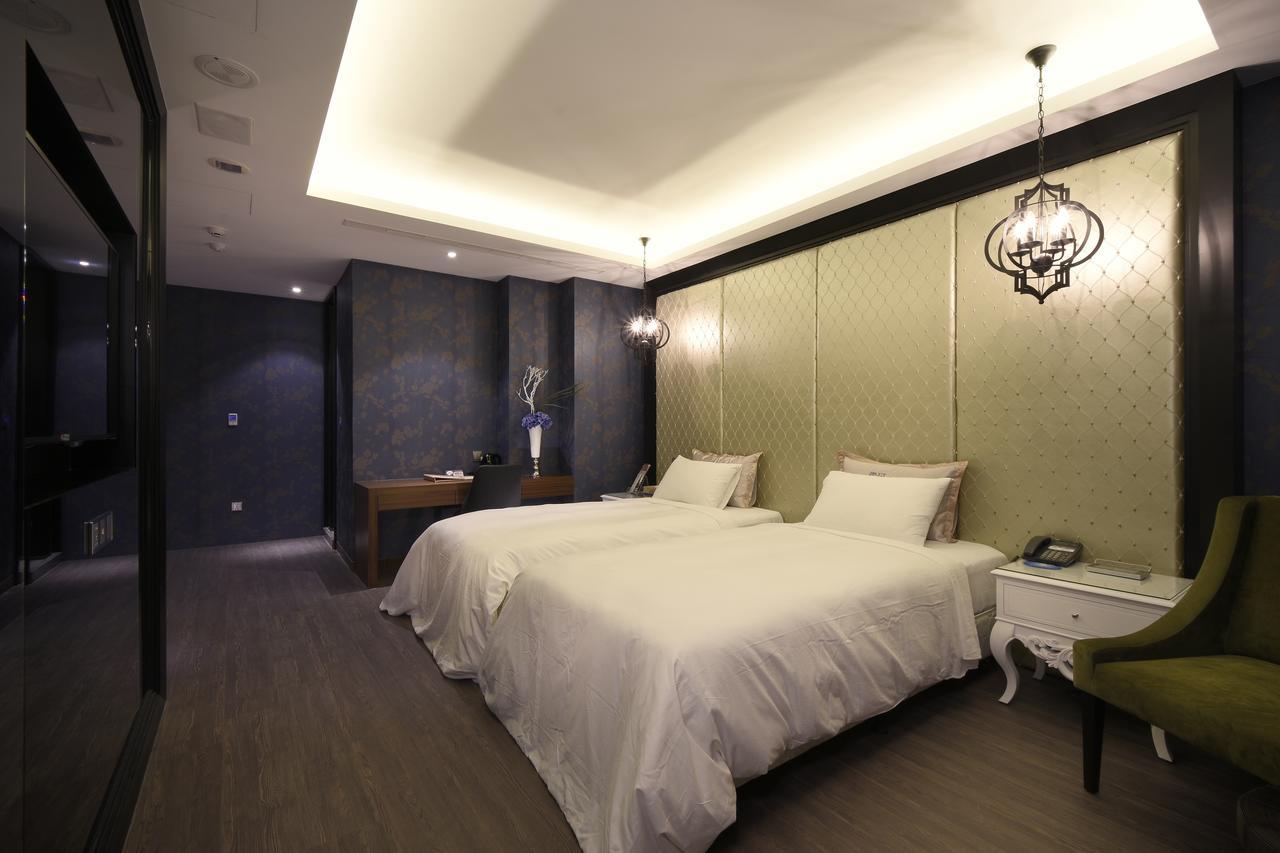 ยูเฮอร์โฮเทล Hotel ไถจง ภายนอก รูปภาพ