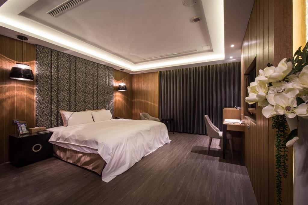 ยูเฮอร์โฮเทล Hotel ไถจง ภายนอก รูปภาพ